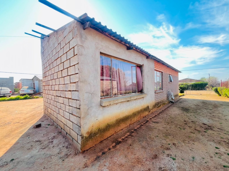 2 Bedroom Property for Sale in Bloemside 4 Free State